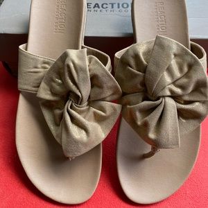 New Kenneth Cole Reaction Slim Gal Thong Sandals ~ Sz. 8.5